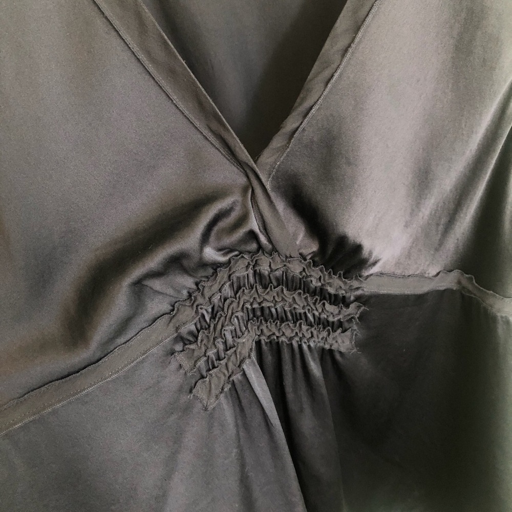 BCBGMAXAZIRA navy blue blouse. - Picture 2 of 4